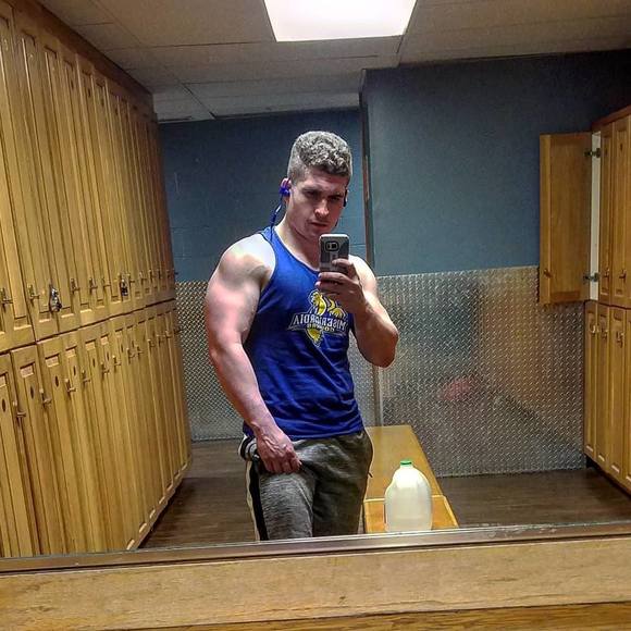 Meet your Posher, Max - Picture 1 of 1